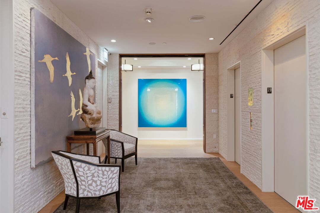 MLS #25-484447 image #1