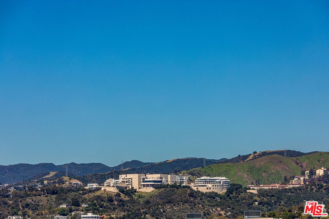 MLS #25-484447 image #24