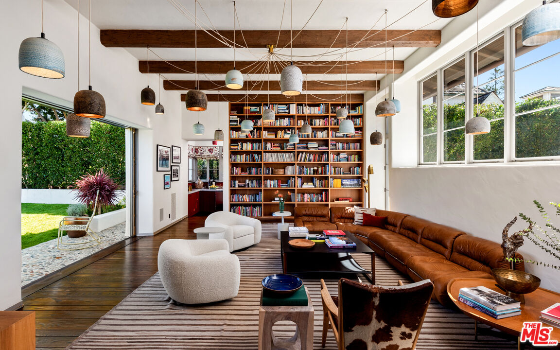 MLS #25-484962 image #10