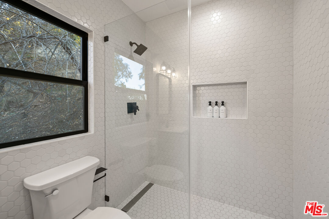 MLS #25-485385 image #33