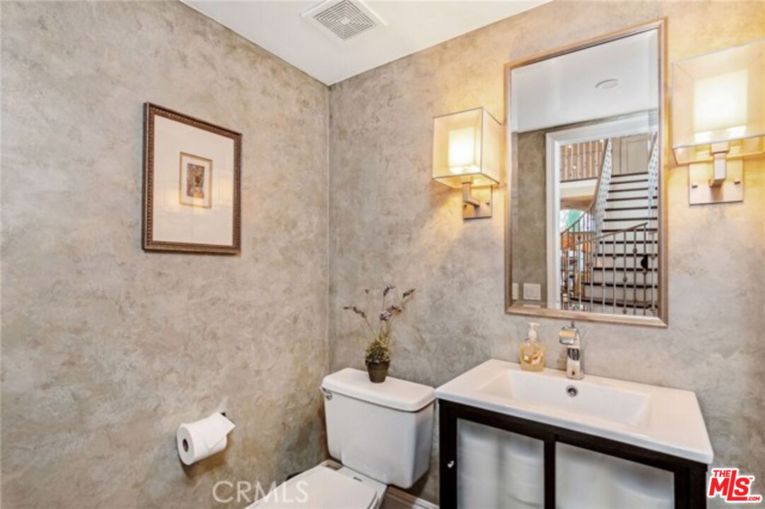 MLS #25-485413 image #10