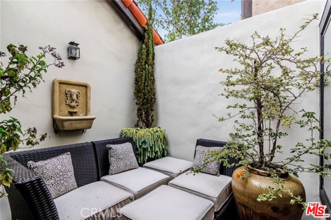 MLS #25-485413 image #19