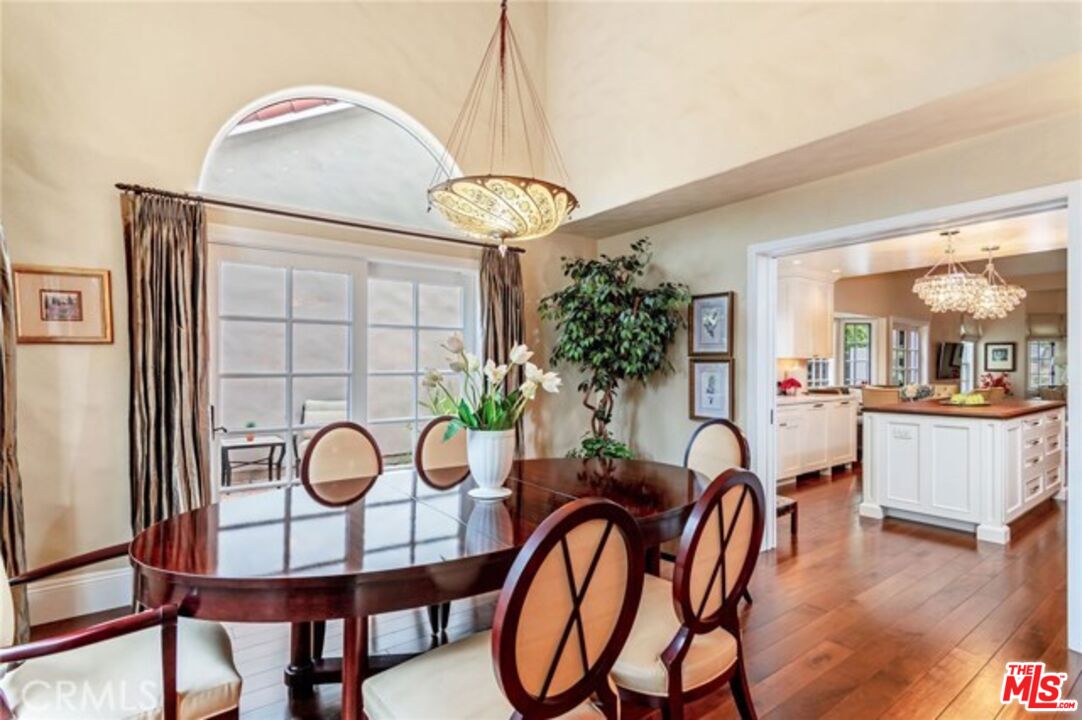 MLS #25-485413 image #5