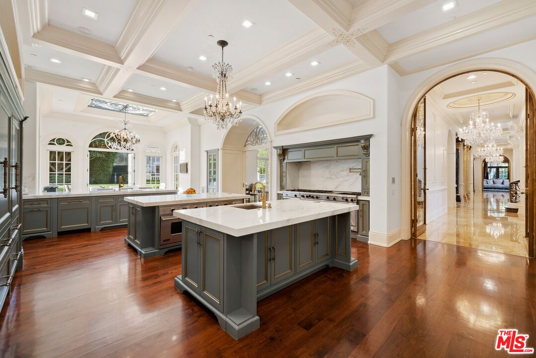 MLS #25-486213 image #9