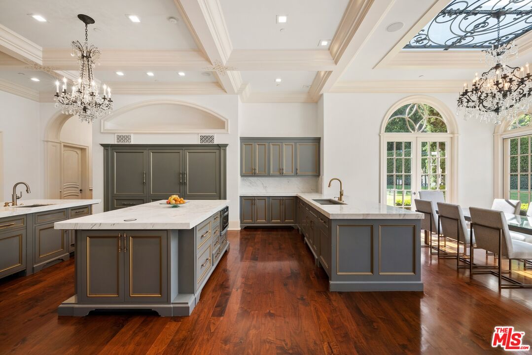 MLS #25-486213 image #10