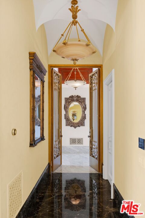 MLS #25-486213 image #18