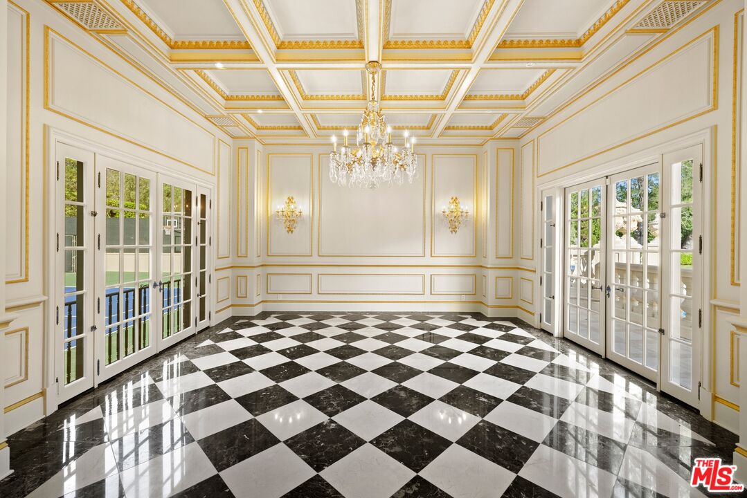 MLS #25-486213 image #24