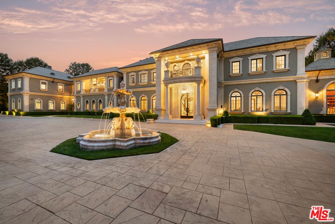 MLS #25-486213 image #2