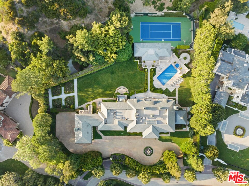 MLS #25-486213 image #31