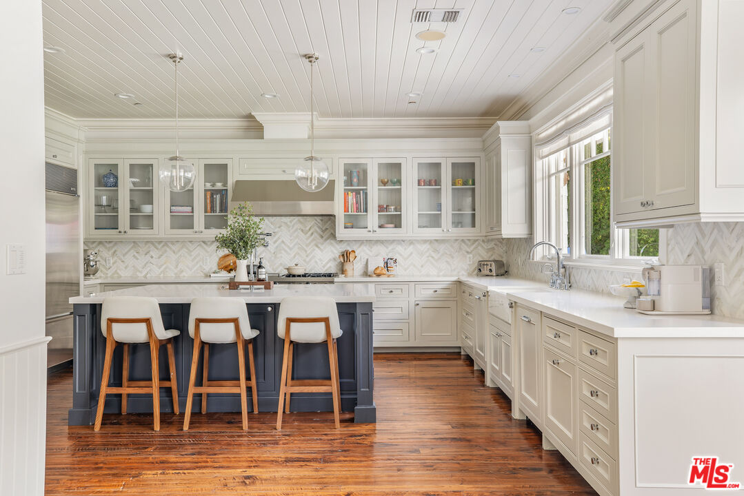 MLS #25-487333 image #12