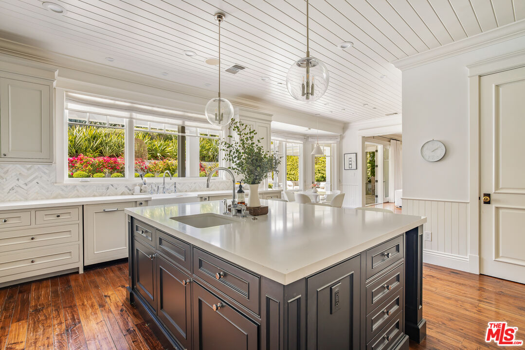 MLS #25-487333 image #13