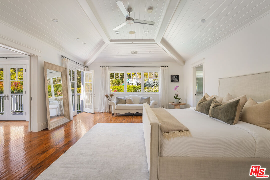 MLS #25-487333 image #16