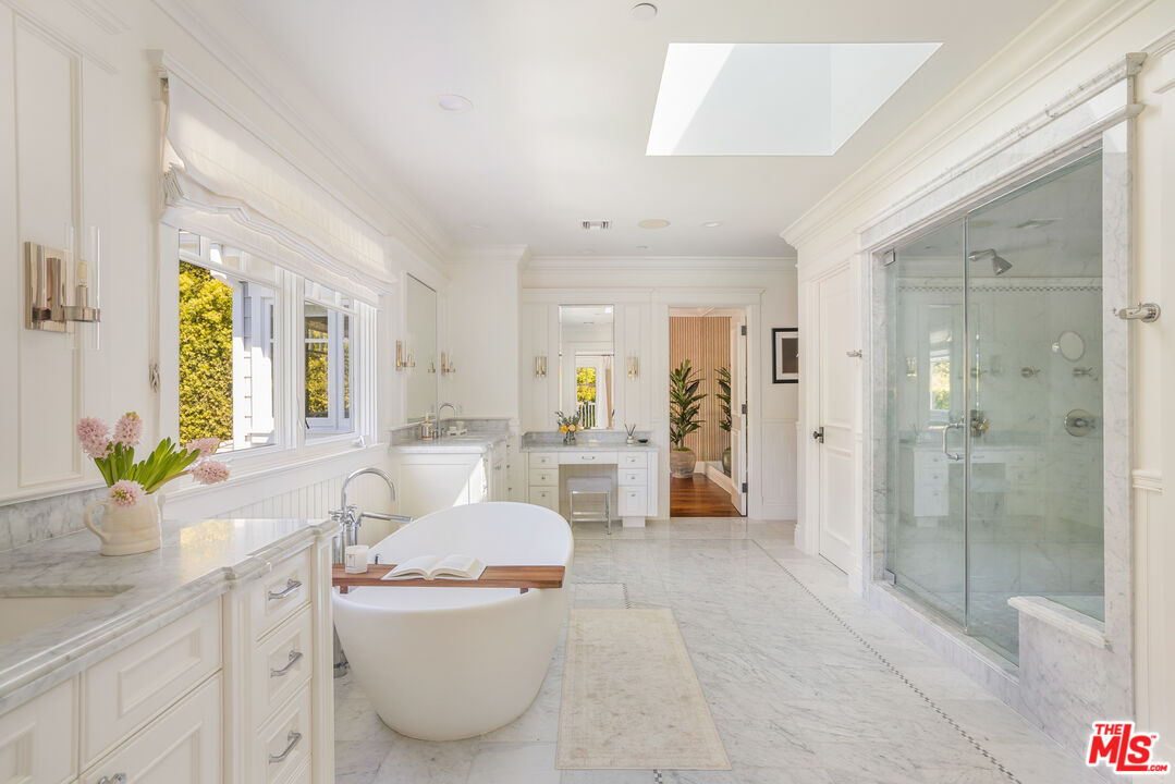 MLS #25-487333 image #17