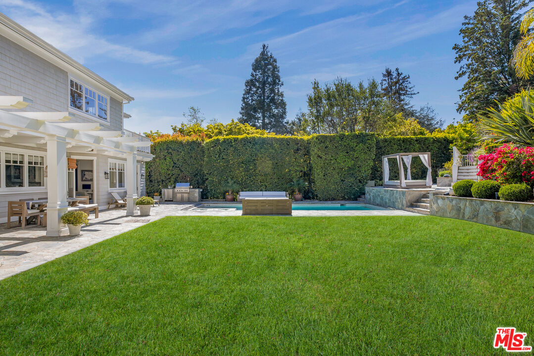 MLS #25-487333 image #1