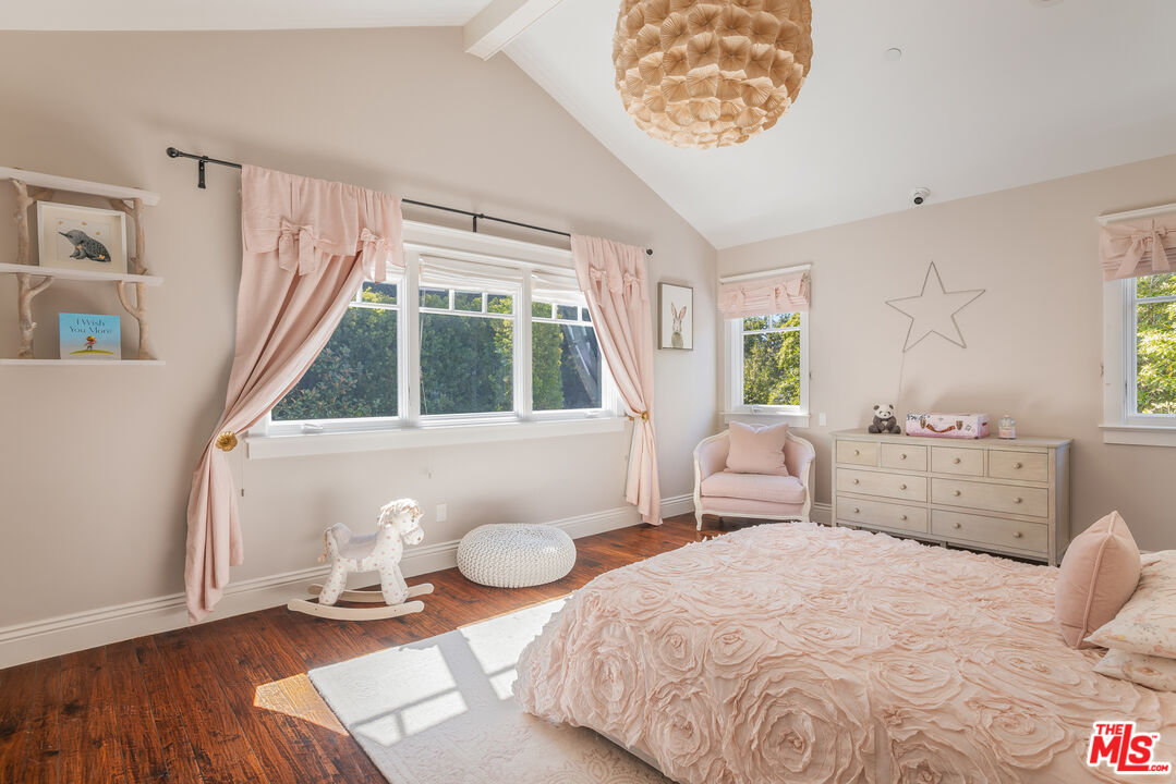 MLS #25-487333 image #22