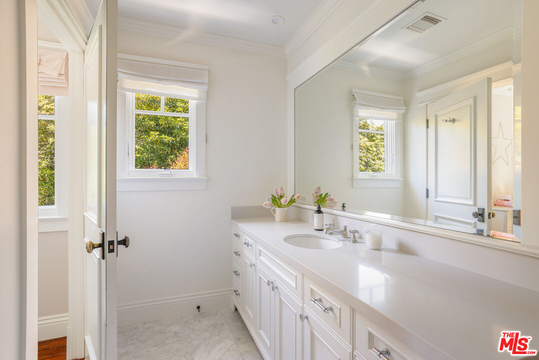 MLS #25-487333 image #23