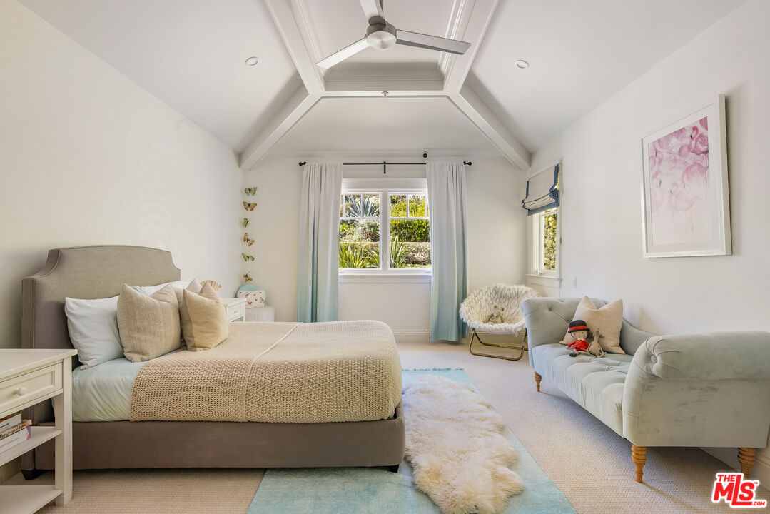 MLS #25-487333 image #24