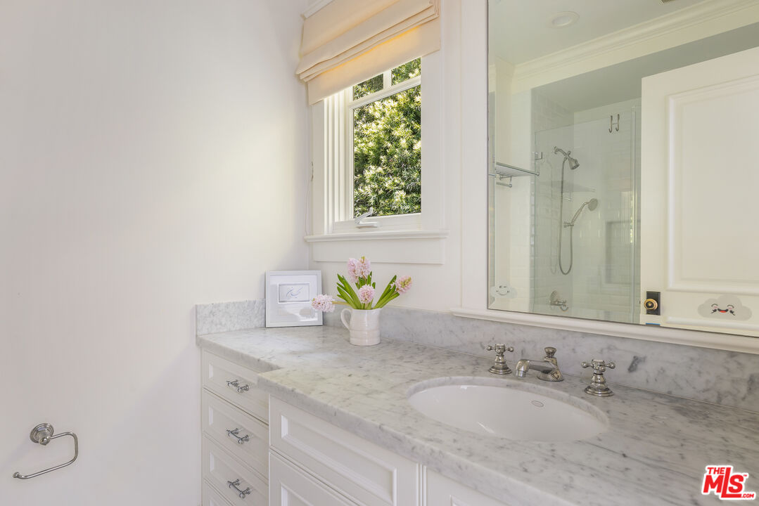 MLS #25-487333 image #29