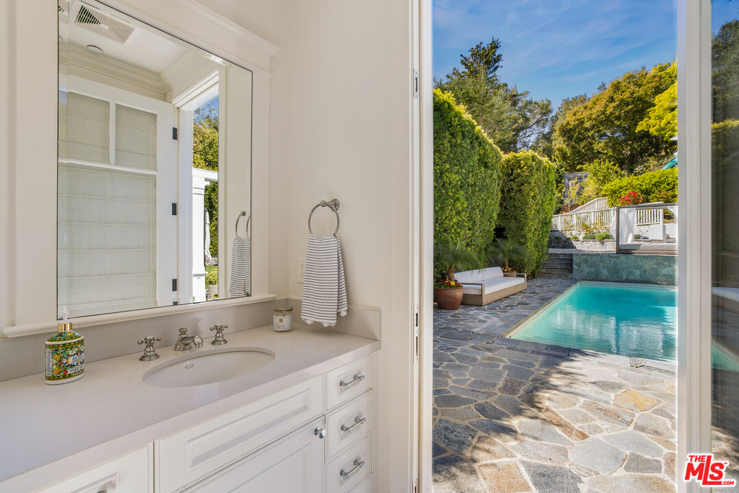 MLS #25-487333 image #32