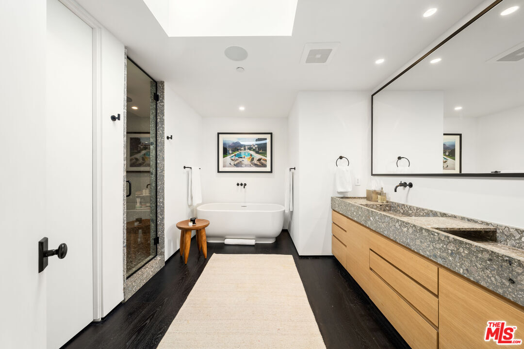 MLS #25-488247 image #14