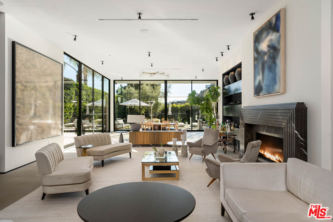 MLS #25-488247 image #4