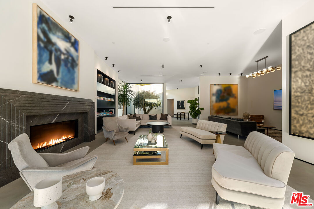 MLS #25-488247 image #6