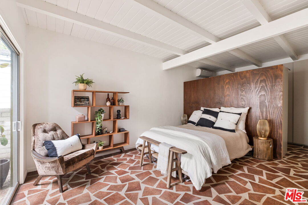 MLS #25-488369 image #3