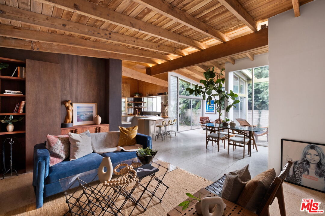 MLS #25-488369 image #8