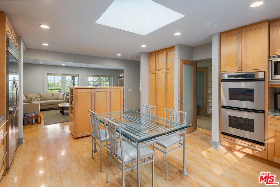 MLS #25-488381 image #11