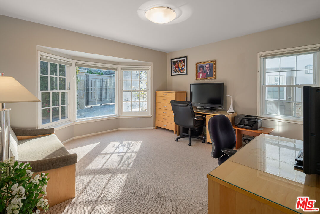 MLS #25-488381 image #17