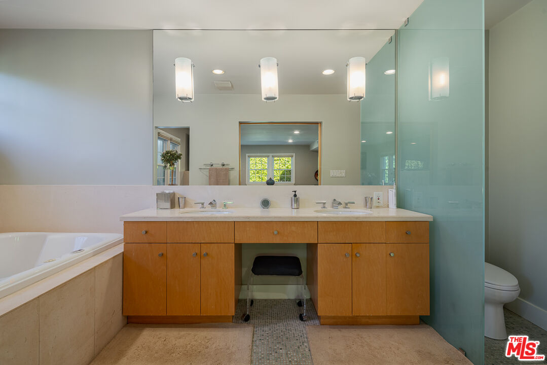 MLS #25-488381 image #30