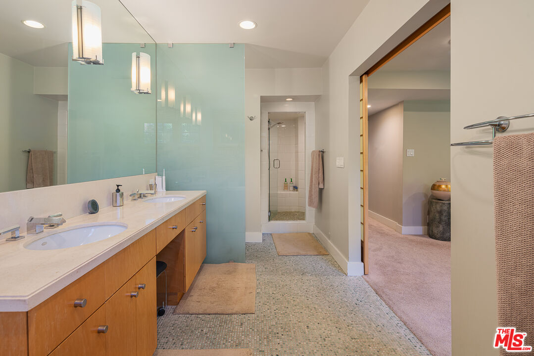 MLS #25-488381 image #32