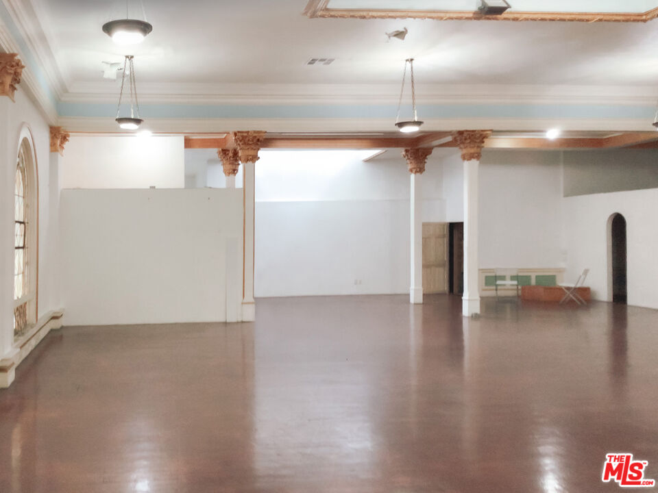 MLS #25-488871 image #11