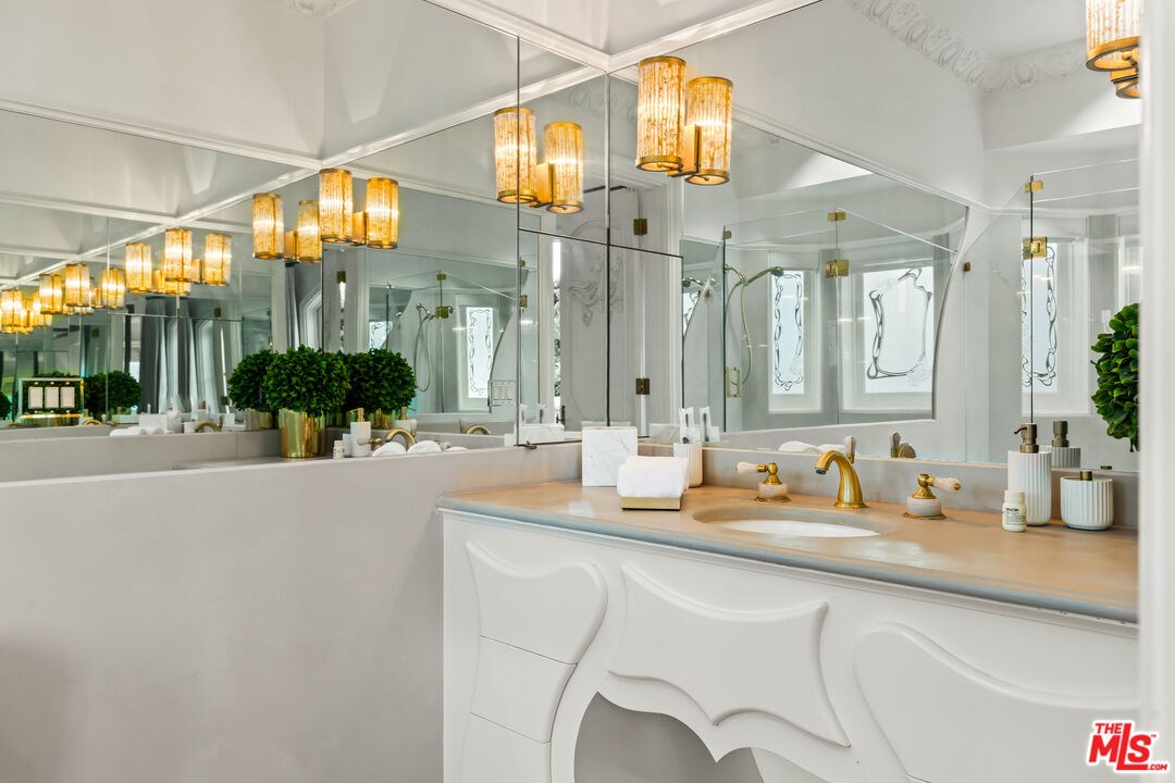 MLS #25-489101 image #43