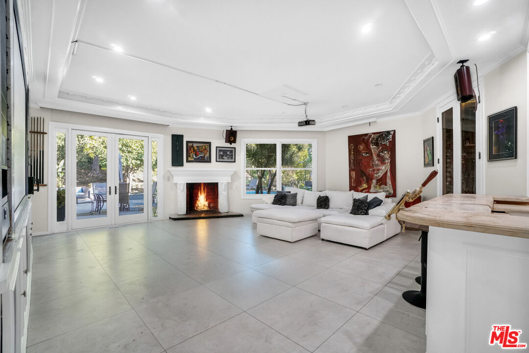 MLS #25-489527 image #9