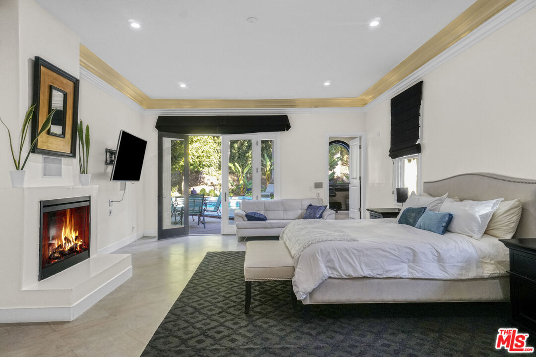 MLS #25-489527 image #17