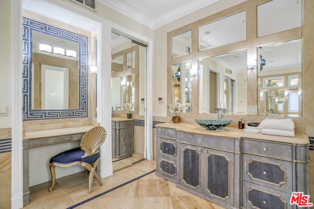 MLS #25-489527 image #21