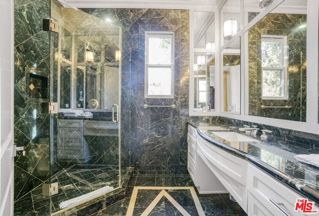 MLS #25-489527 image #24