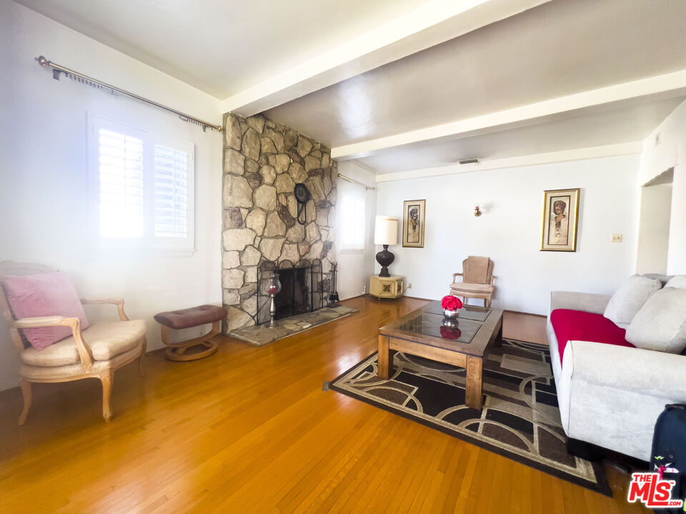 MLS #25-489599 image #15