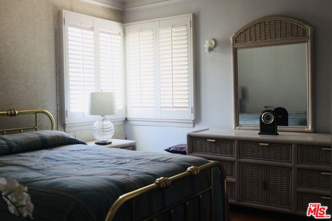 MLS #25-489599 image #17