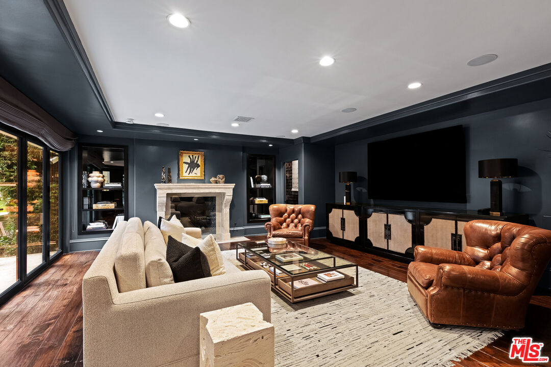 MLS #25-490157 image #12