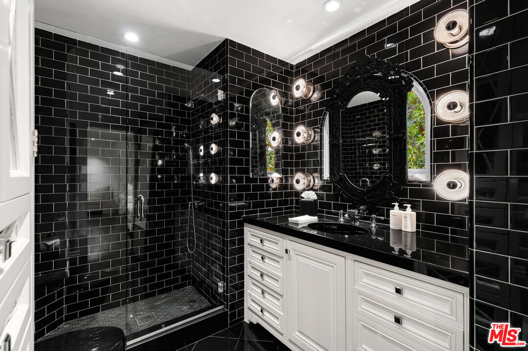 MLS #25-490157 image #26