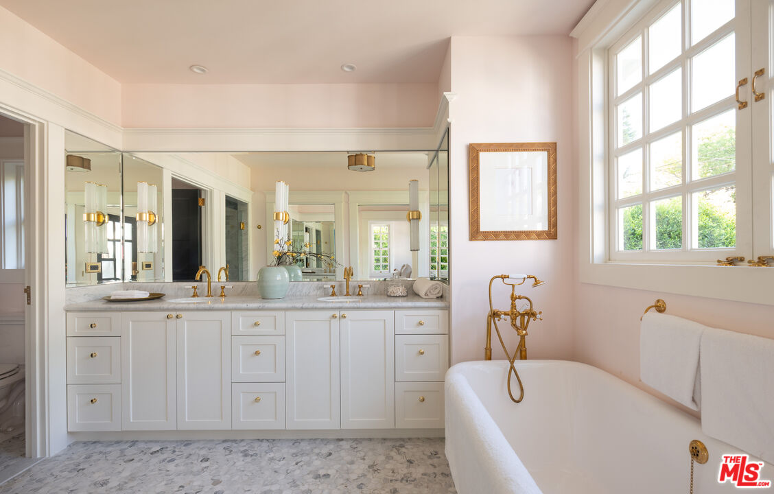 MLS #25490729 image #18