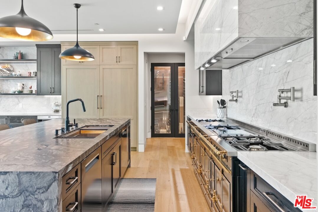 MLS #25492149 image #16