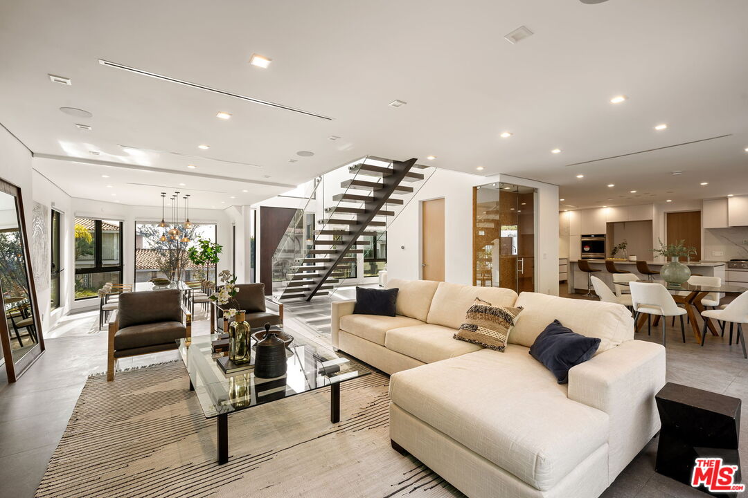 MLS #25493203 image #2