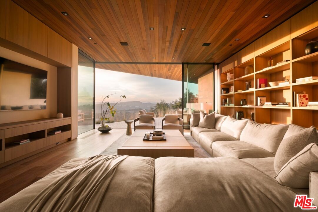 MLS #25493341 image #18