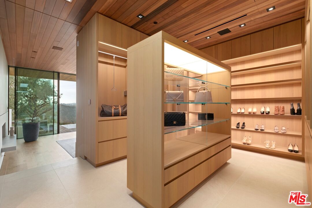 MLS #25493341 image #32