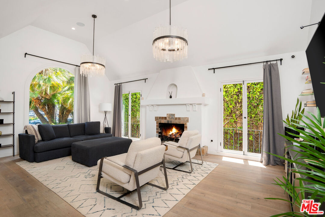 MLS #25495041 image #1