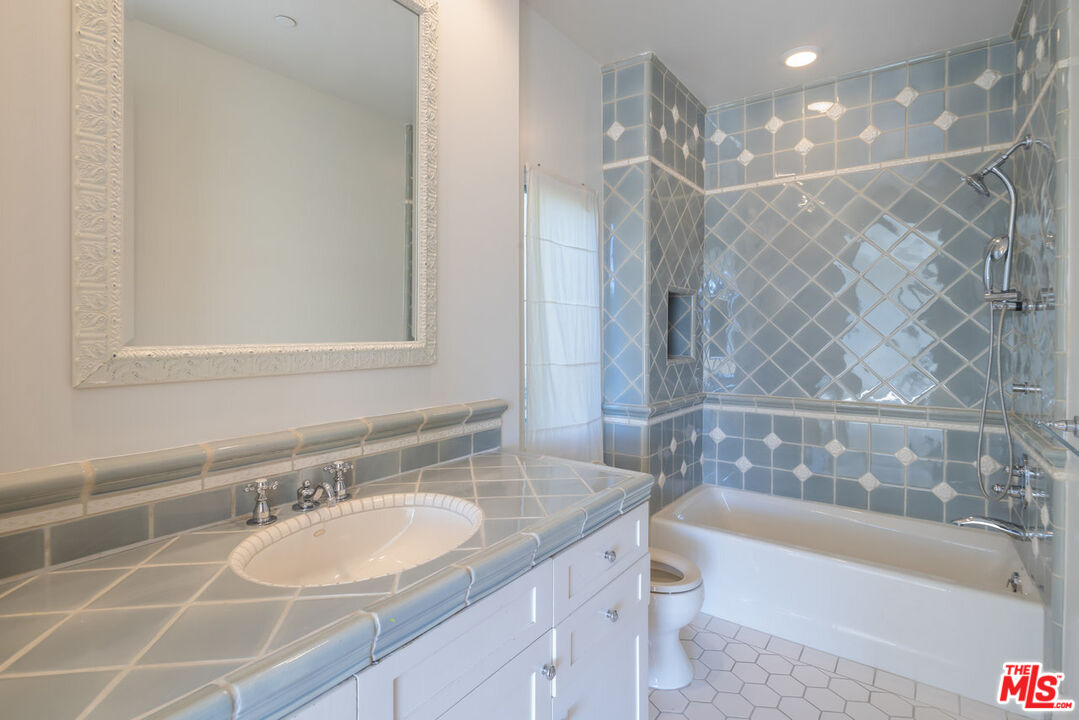 MLS #25495559 image #15