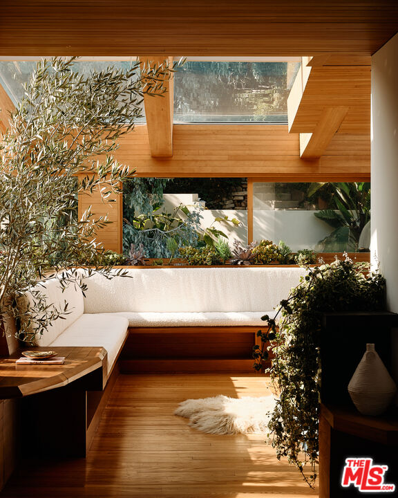 MLS #25497739 image #16